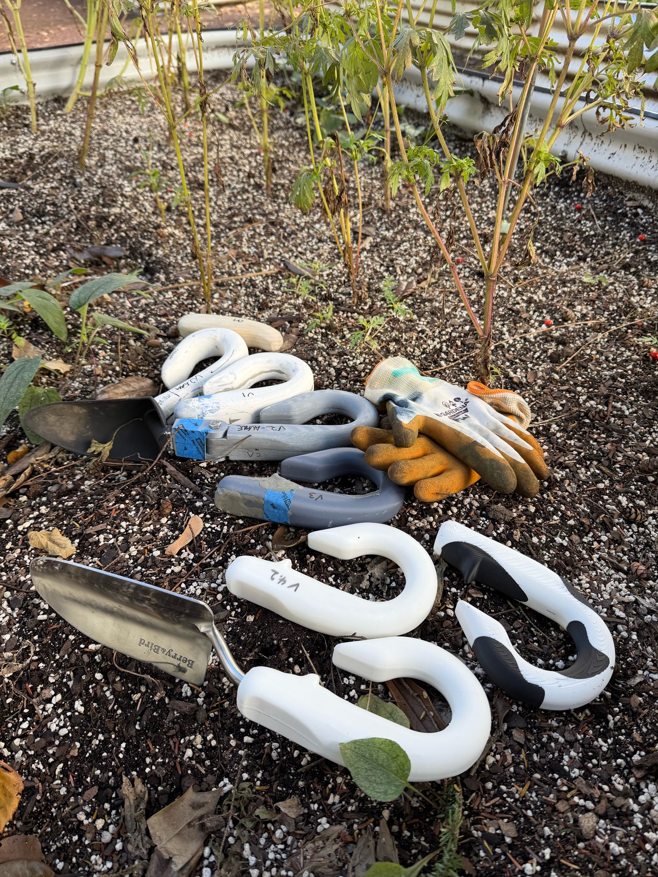 Garden “U” Trowel